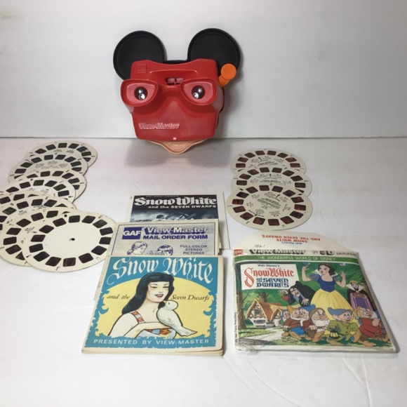VINTAGE DISNEY MICKEY MOUSE VIEW MASTER WITH 11 VIEWING REELS - Picture 2 of 2